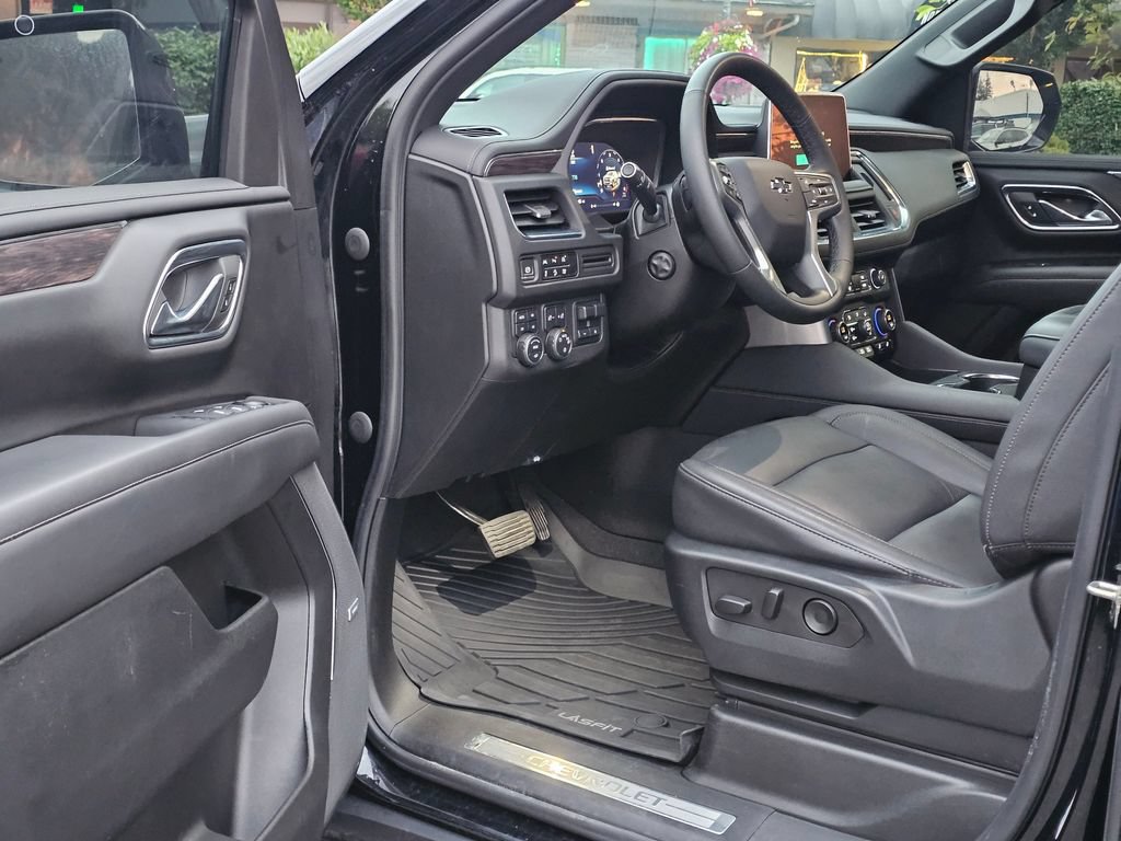Used 2023 Chevrolet Tahoe Z71 w/ Z71 Off-Road Package AWD/4WD image 25