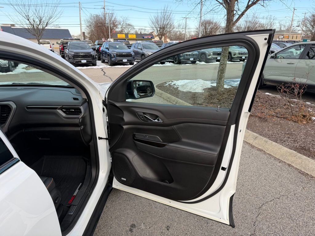 Used 2023 GMC Acadia AT4 w/ Technology Package image 23