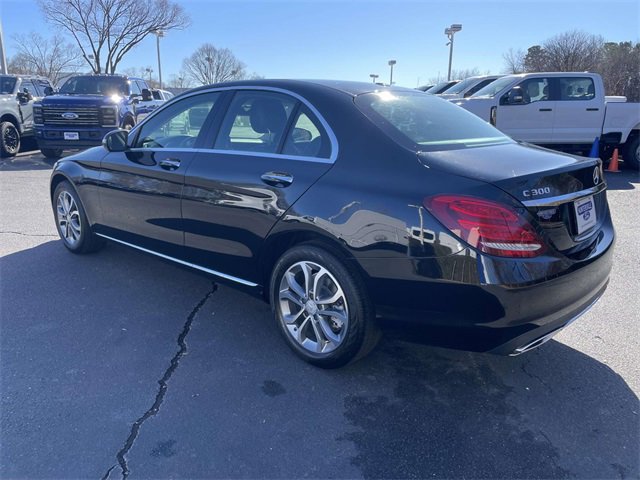 Used 2015 Mercedes-Benz C 300 4MATIC Sedan image 4