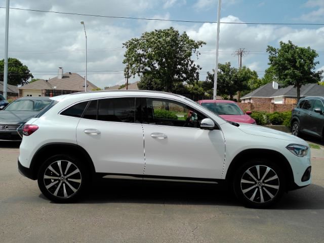 Used 2021 Mercedes-Benz GLA 250 4MATIC w/ Premium Package image 5