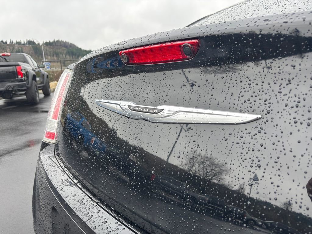 Used 2013 Chrysler 300 S image 32