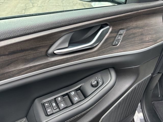 New 2026 Jeep Grand Cherokee L Limited w/ Limited Altitude Package AWD/4WD image 22