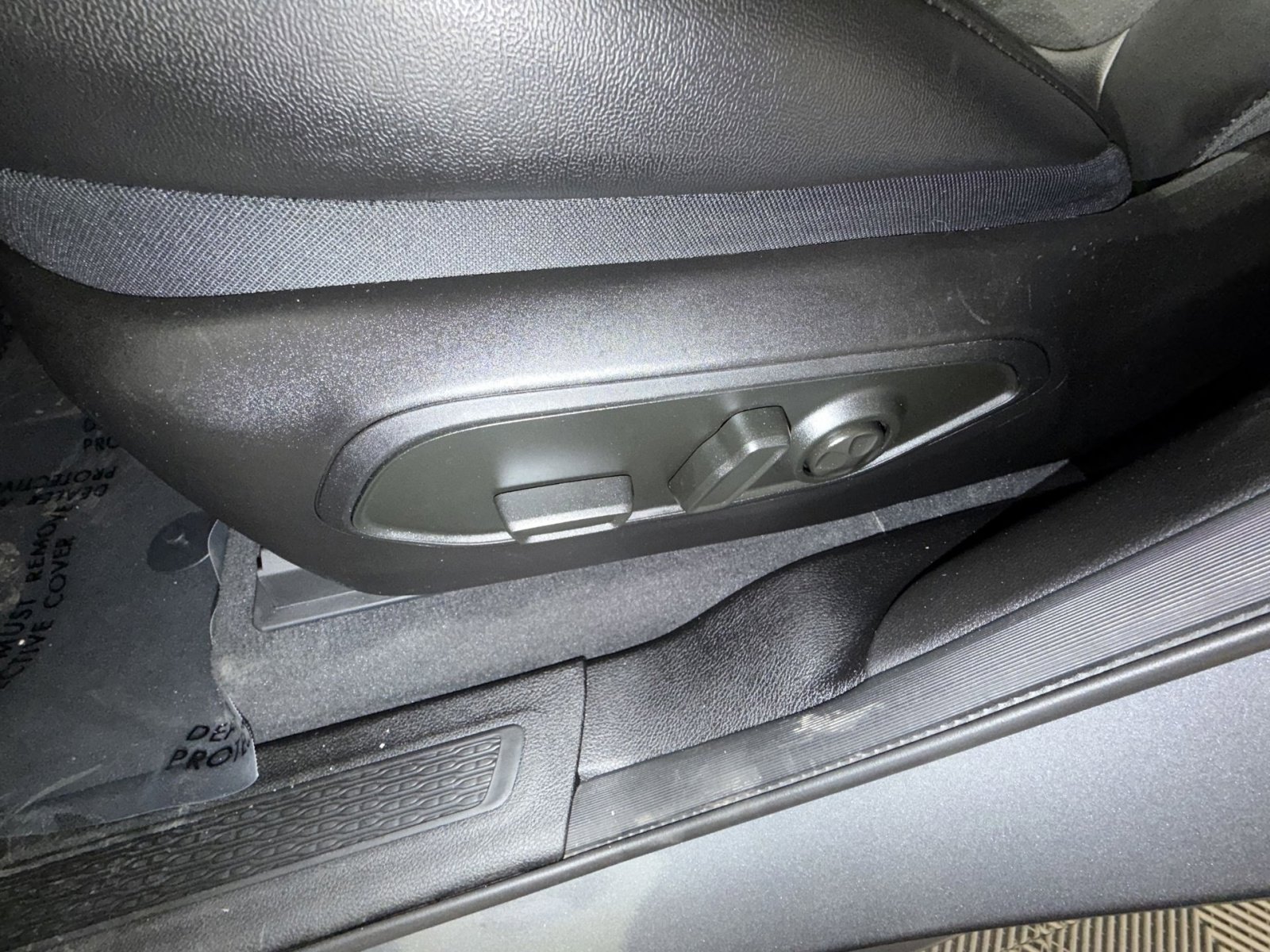 Used 2025 Jeep Grand Cherokee Altitude image 14