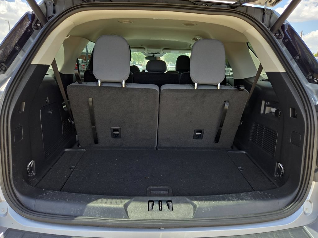 Used 2025 Ford Explorer Active RWD image 16
