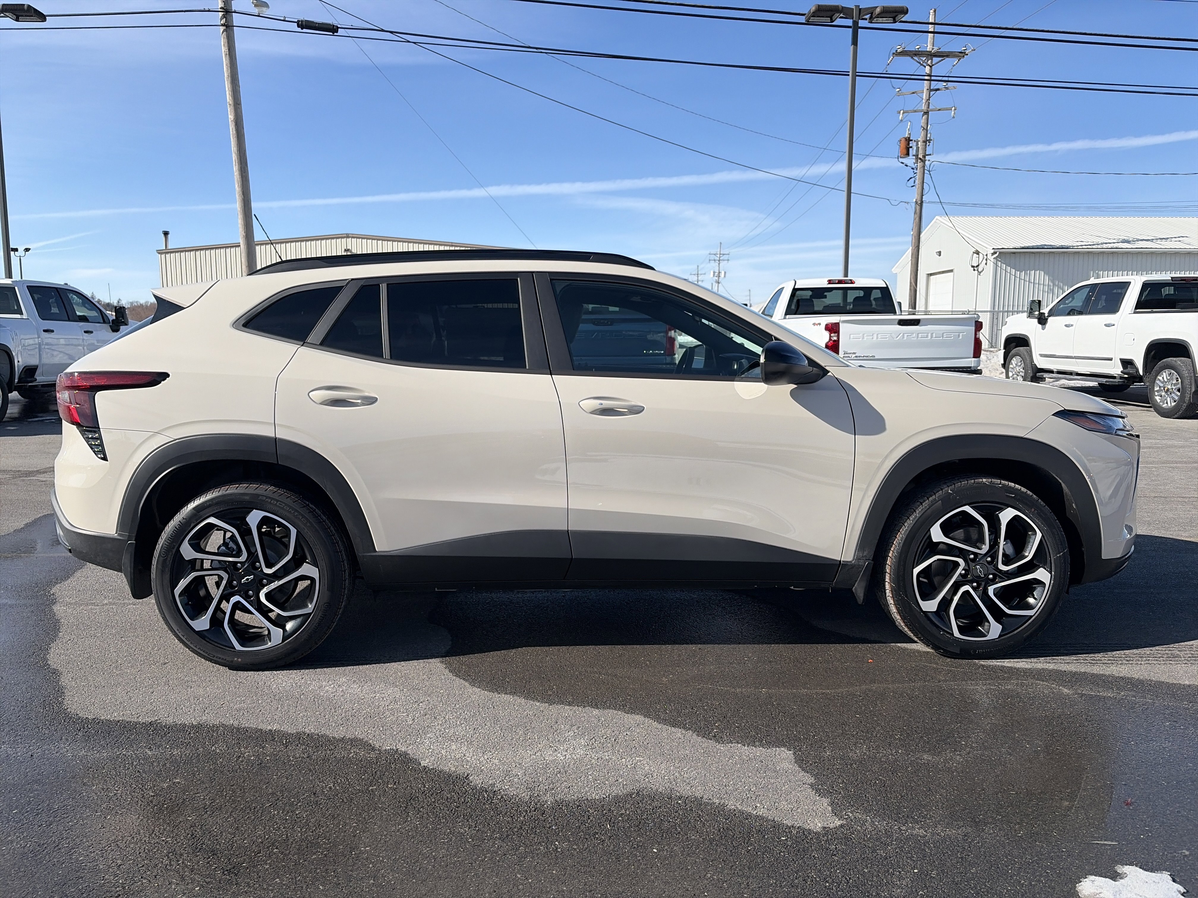 New 2026 Chevrolet Trax RS w/ Sunroof Package image 2