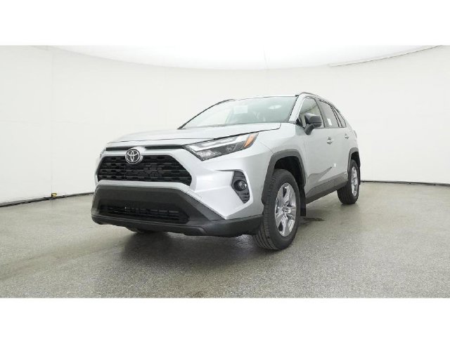 Used 2025 Toyota RAV4 LE AWD/4WD image 32