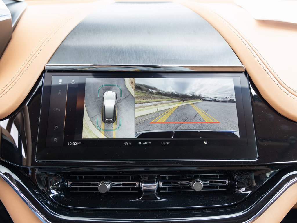 New 2025 Aston Martin DBX 707 image 28