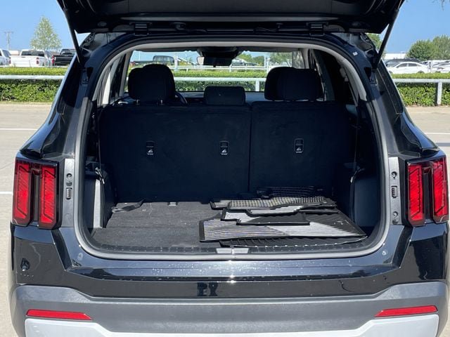 Used 2025 Kia Sorento LX FWD image 26