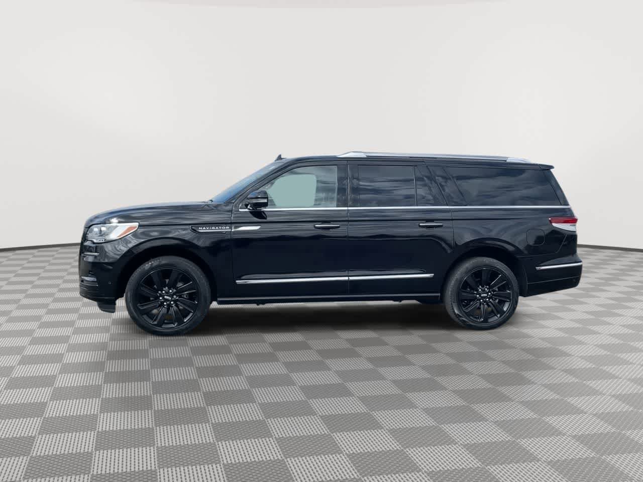 Used 2024 Lincoln Navigator L Reserve image 5