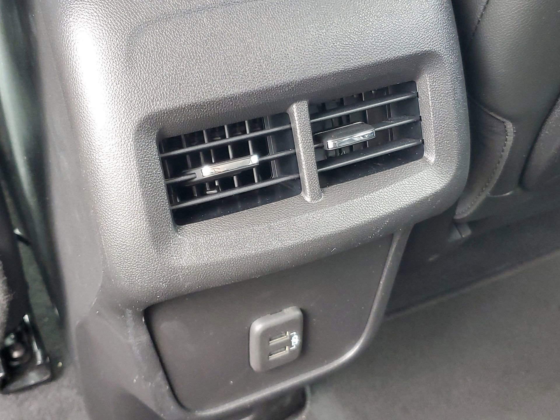 Used 2022 GMC Terrain SLT w/ LPO, Floor Liner Package FWD image 13