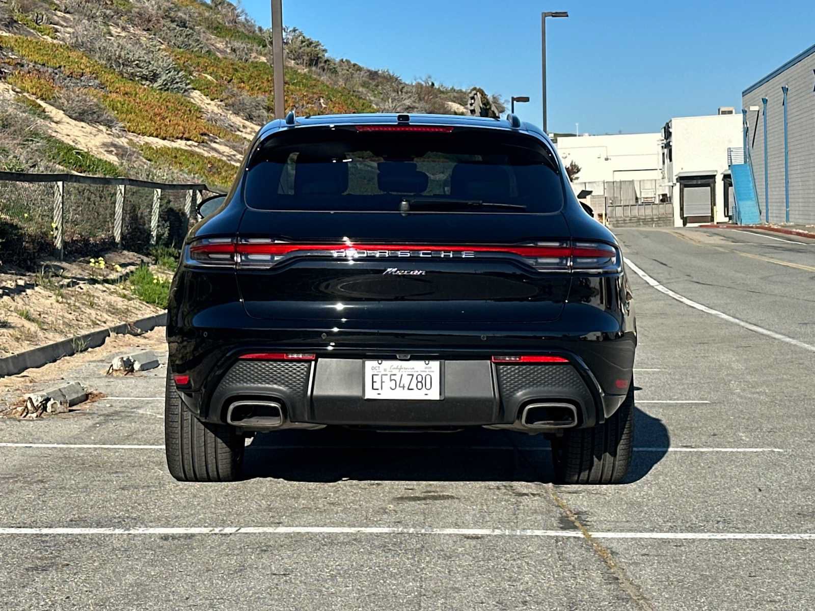 Certified 2025 Porsche Macan AWD/4WD image 8