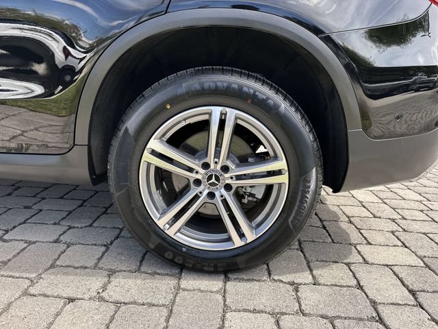 Used 2022 Mercedes-Benz GLC 300 w/ Premium Package Lite image 11
