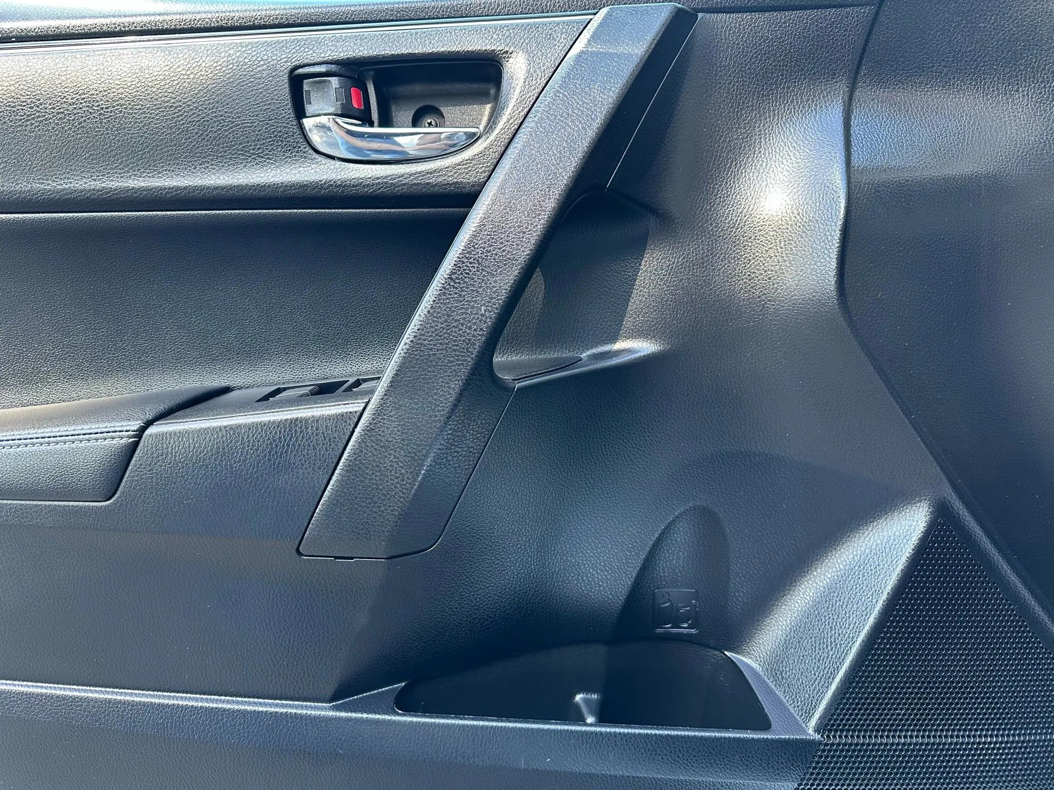 Used 2017 Toyota Corolla XLE w/ Carpet Mat Package (TMS) image 8