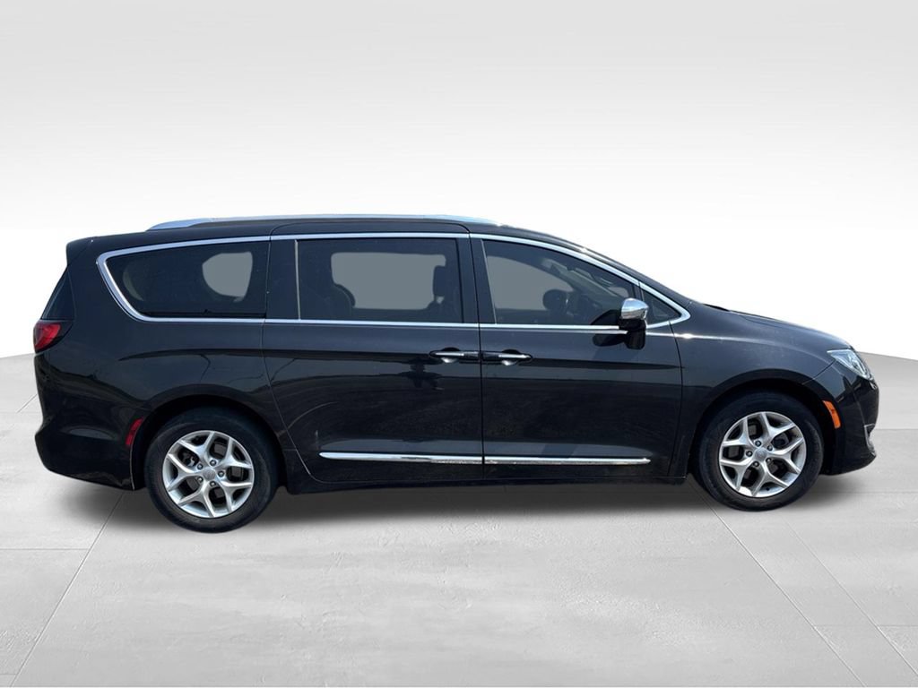 Used 2020 Chrysler Pacifica Limited FWD image 4