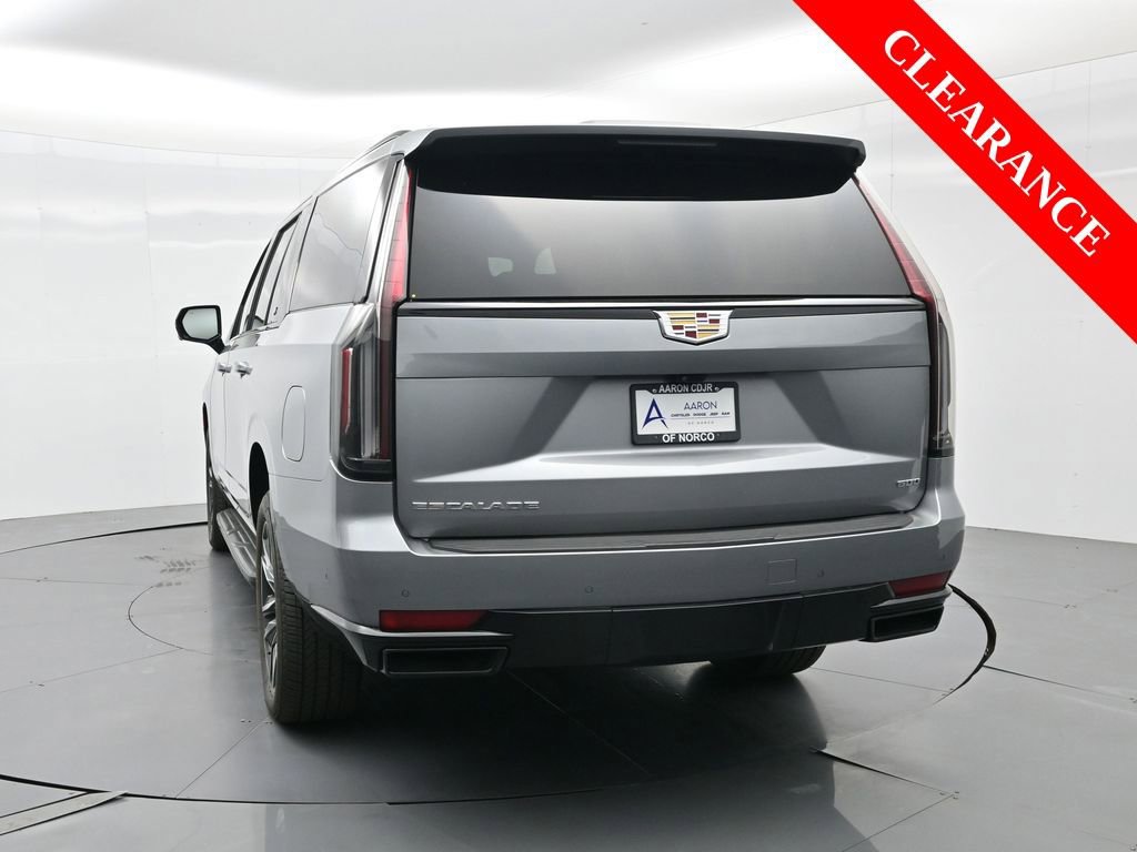 Used 2024 Cadillac Escalade ESV Sport w/ Heavy-Duty Trailer Package image 10