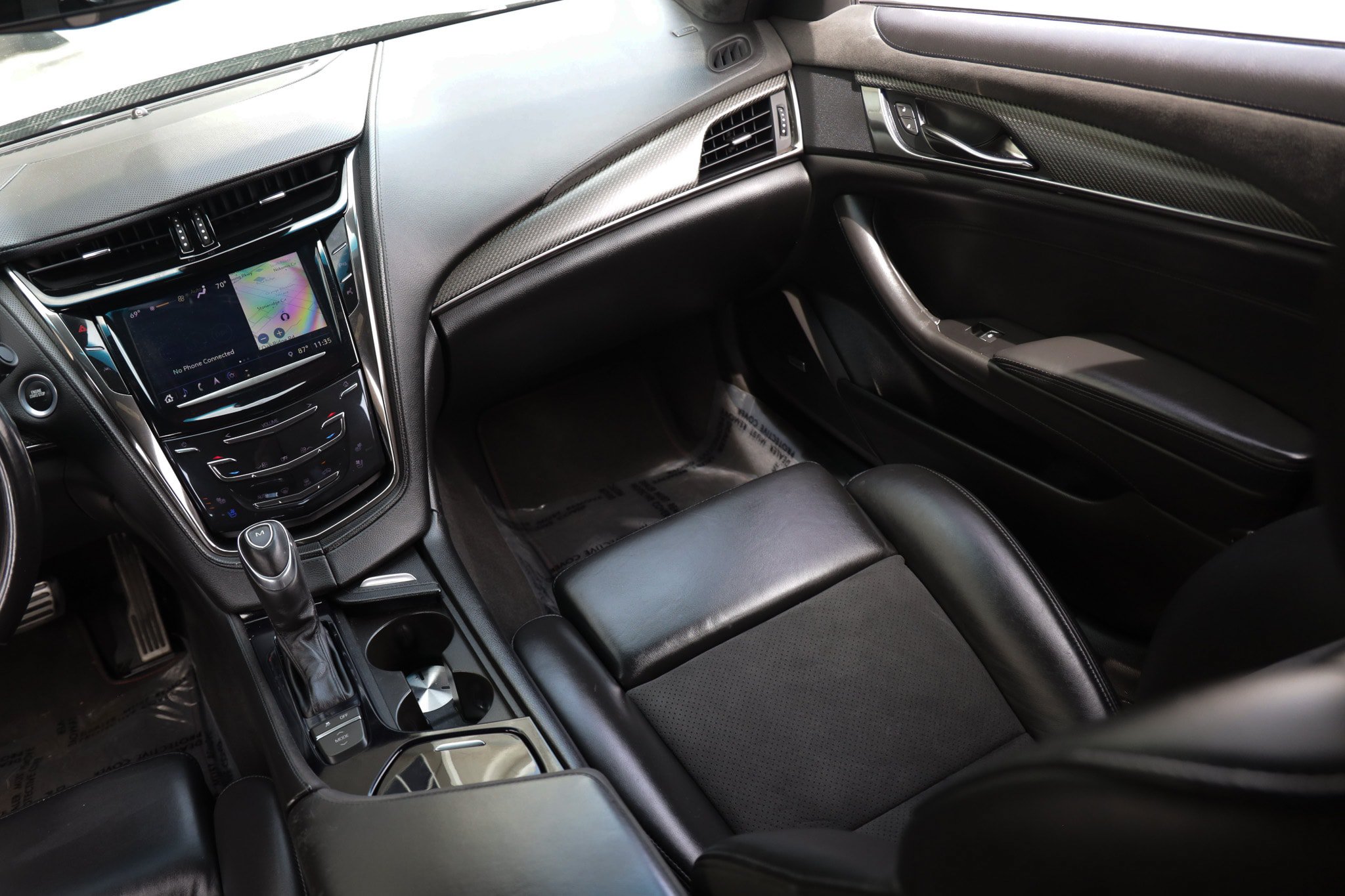 Used 2018 Cadillac CTS V w/ Luxury Package RWD image 26