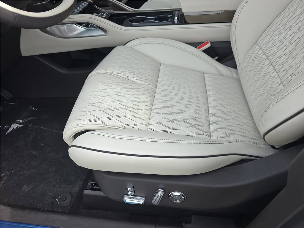 New 2026 Lincoln Nautilus Black Label AWD/4WD image 16