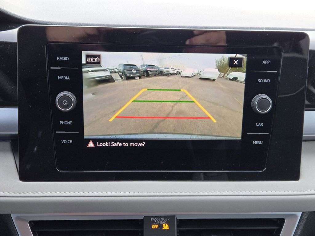 New 2026 Volkswagen Taos SE image 15