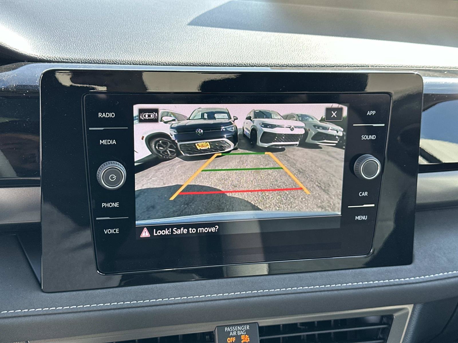 New 2027 Volkswagen Taos SE FWD image 15