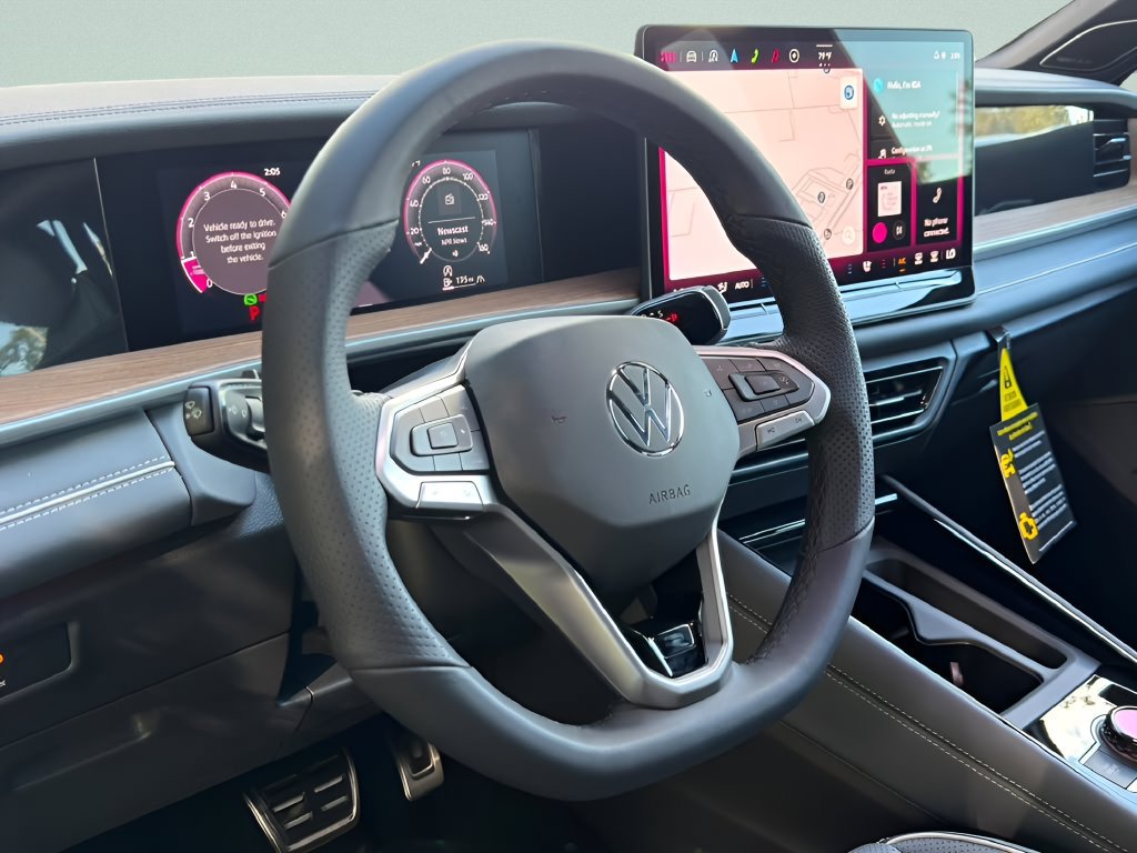 New 2027 Volkswagen Tiguan SEL R-Line AWD/4WD image 13