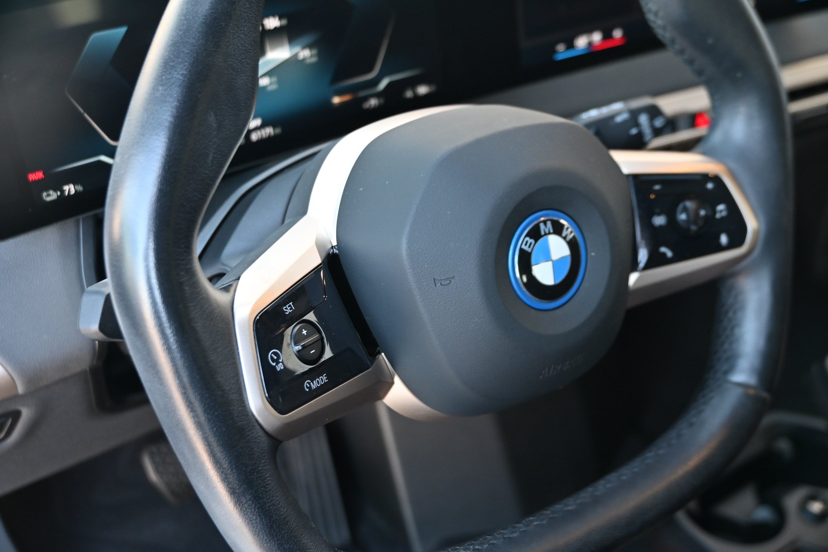 Used 2024 BMW iX xDrive50 w/ Premium Package AWD/4WD image 30