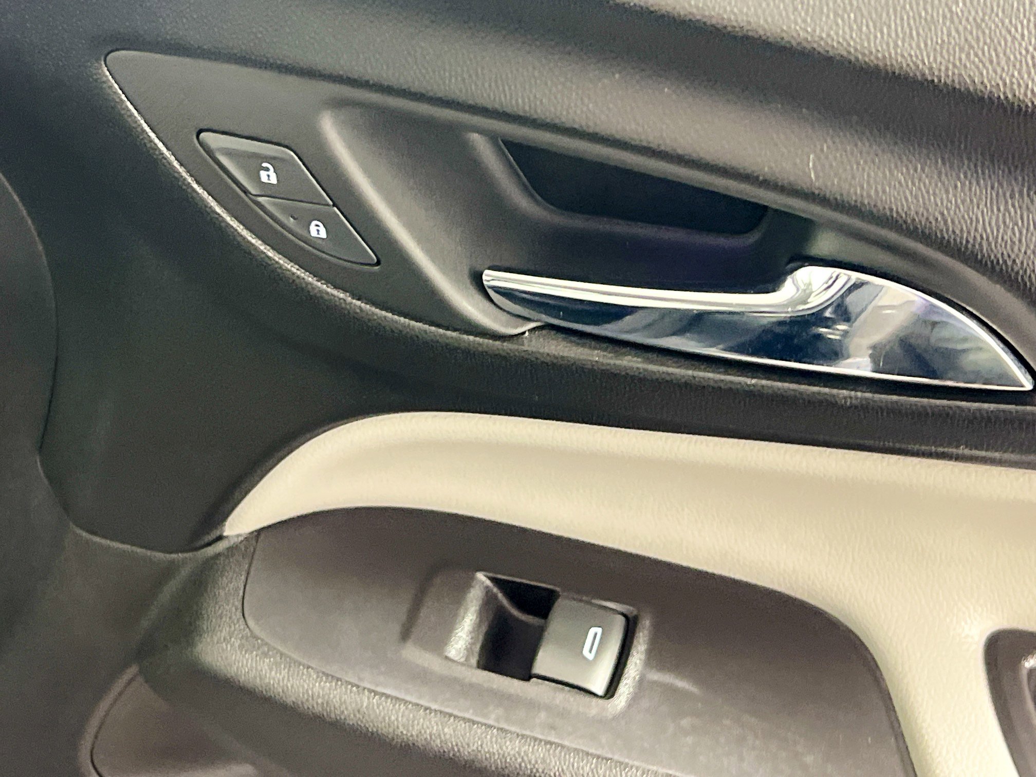 Used 2019 Chevrolet Equinox LT image 32