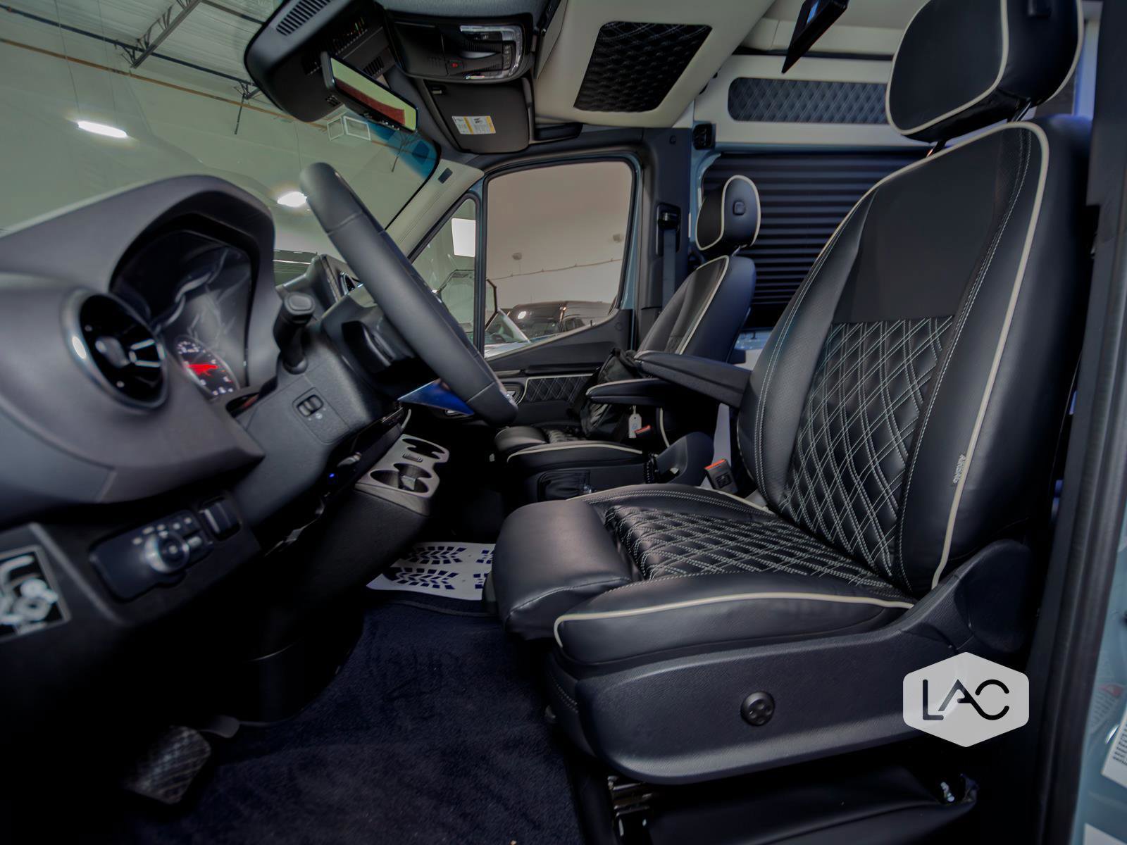 Used 2025 Mercedes-Benz Sprinter 3500 image 21