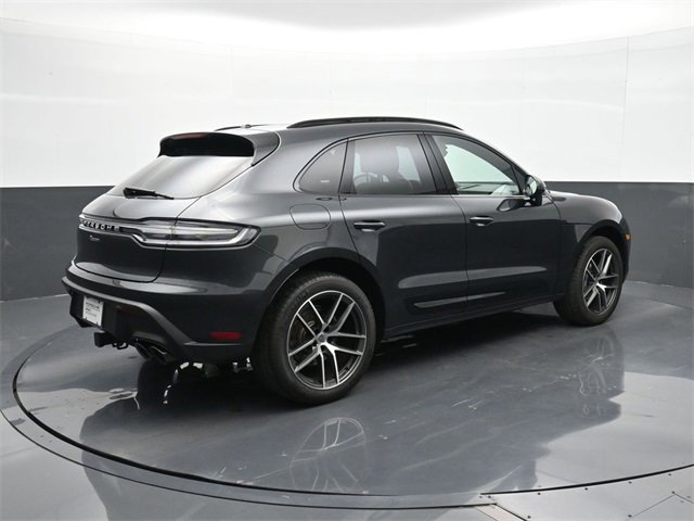 Used 2025 Porsche Macan image 25