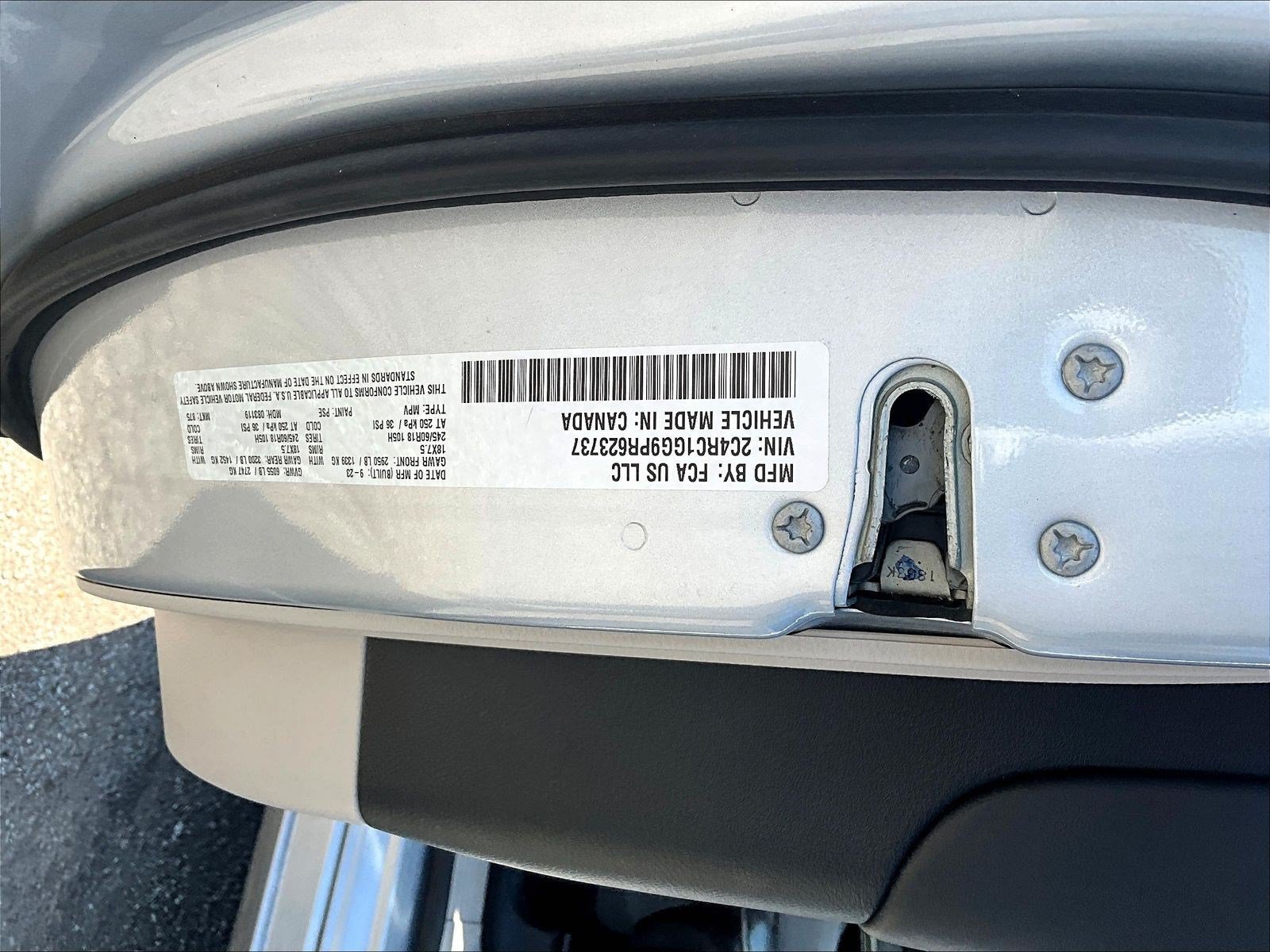 Used 2023 Chrysler Pacifica Limited FWD image 21