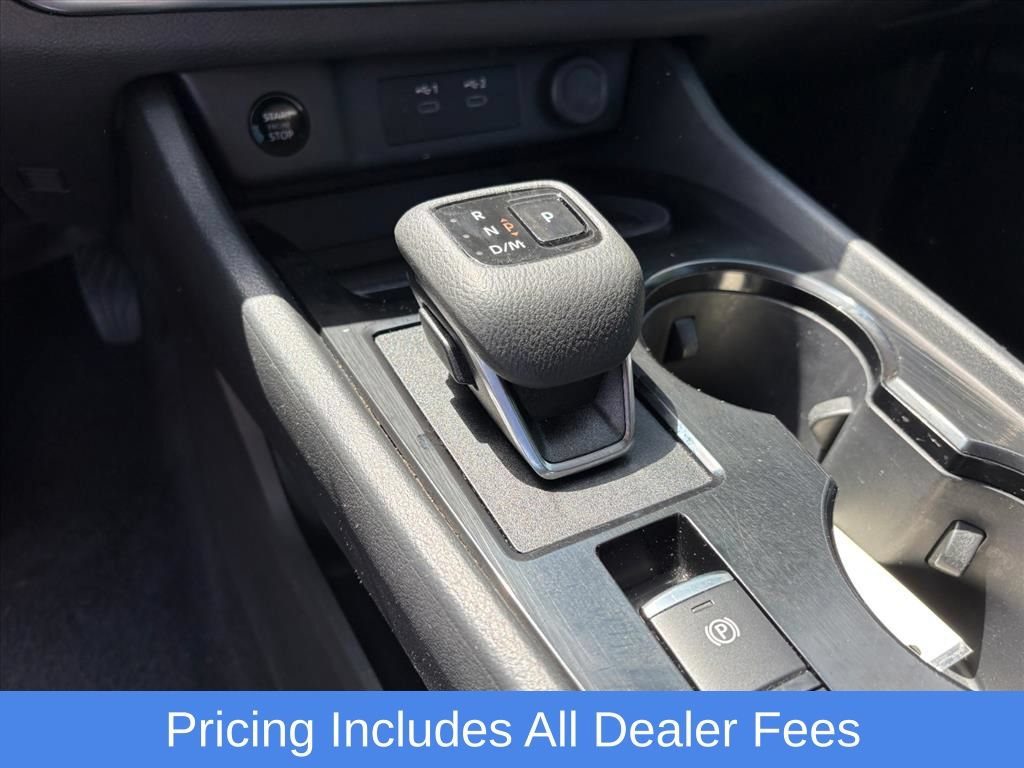 Used 2025 Nissan Rogue SV AWD/4WD image 24