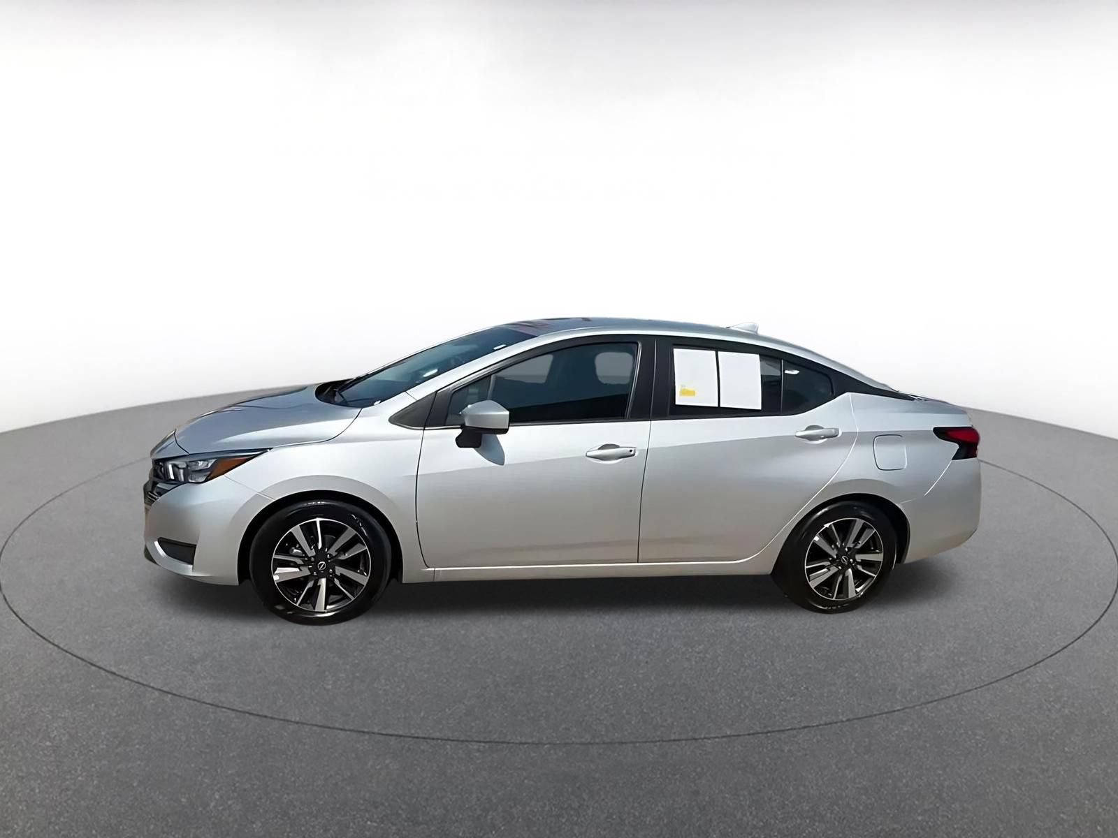 Used 2025 Nissan Versa SV FWD image 7