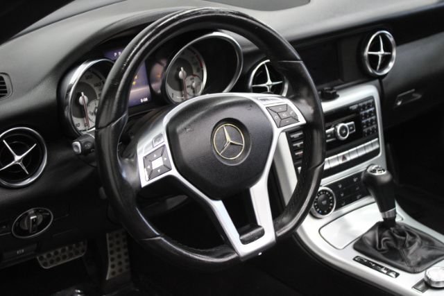 Used 2014 Mercedes-Benz SLK 250 image 12