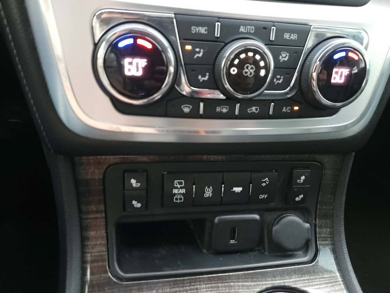 Used 2015 GMC Acadia SLT w/ Open Road Package AWD/4WD image 30