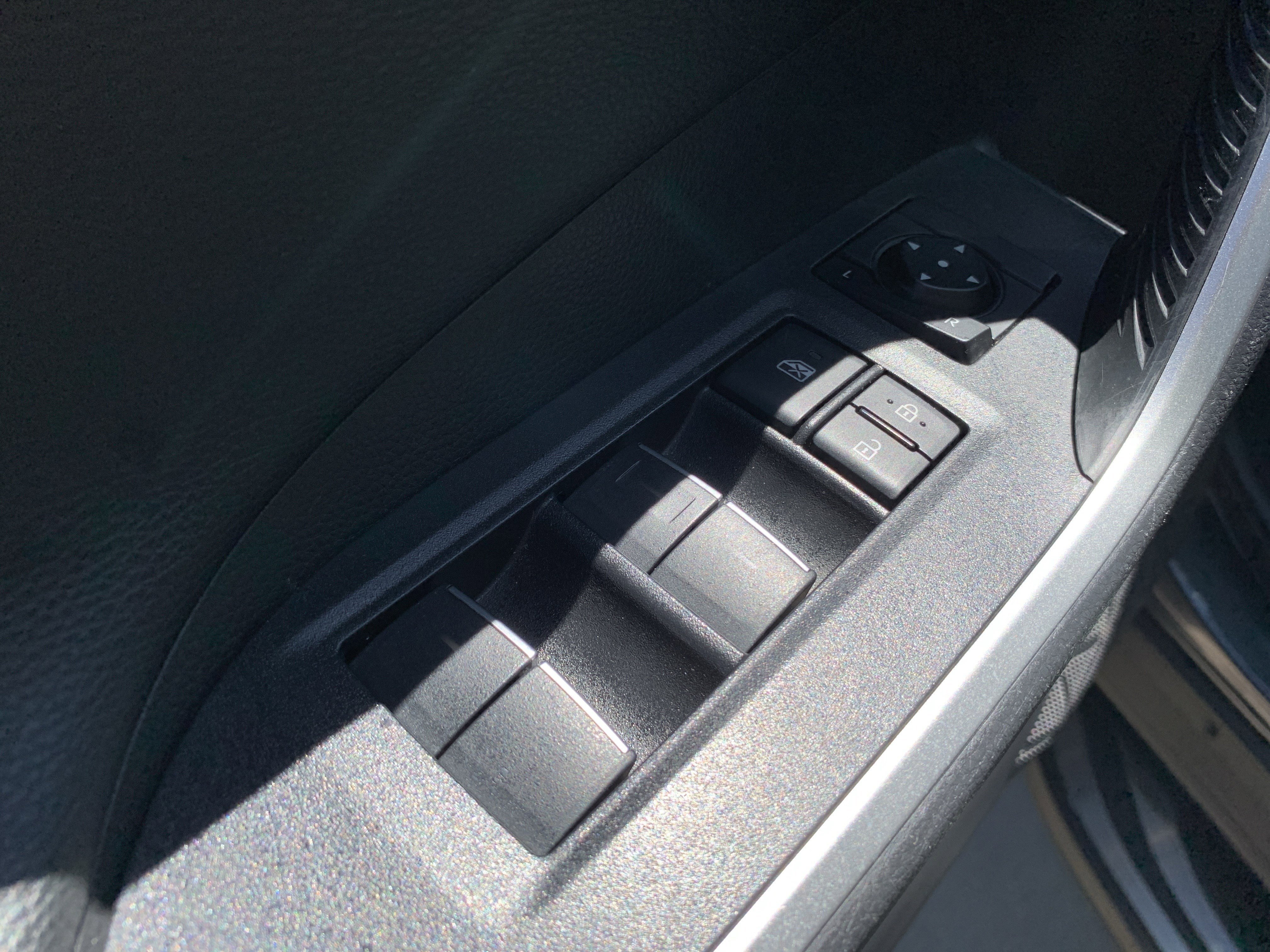 Used 2022 Toyota RAV4 XSE AWD/4WD image 15