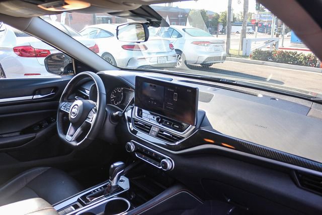 Used 2024 Nissan Altima 2.5 SR w/ SR Premium Package image 22