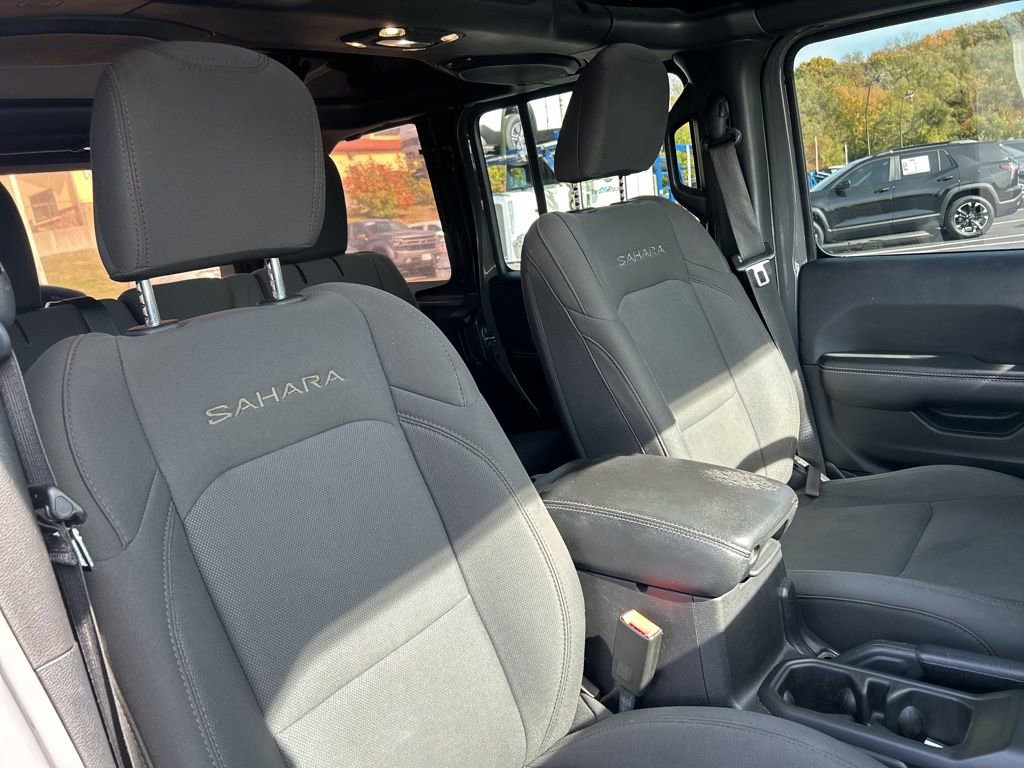 Used 2018 Jeep Wrangler Unlimited Sahara image 48
