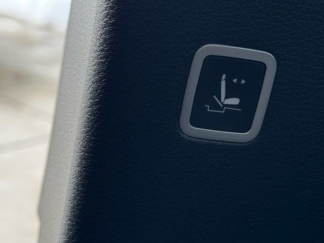 New 2026 Chrysler Pacifica Limited w/ S Appearance Package image 39