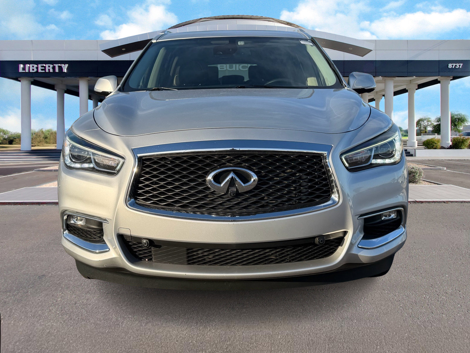 Used 2019 INFINITI QX60 Luxe w/ Essential Package image 4