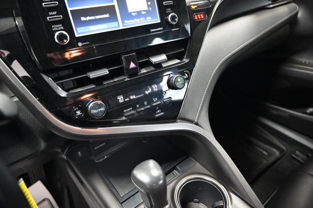 Used 2022 Toyota Camry SE image 18