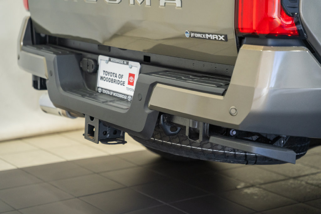 Used 2025 Toyota Tacoma Limited AWD/4WD image 8