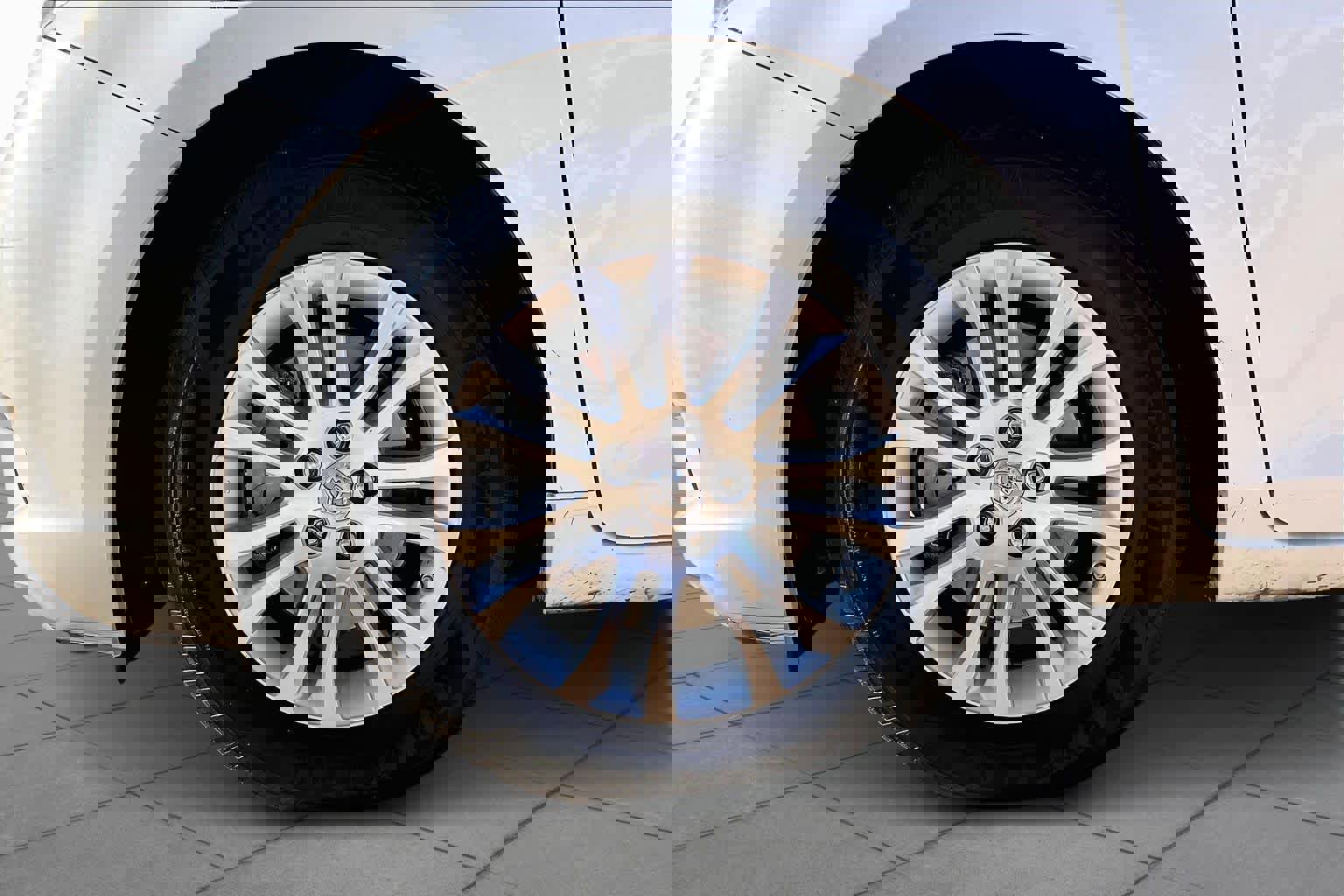 Used 2017 Toyota Sienna XLE image 9