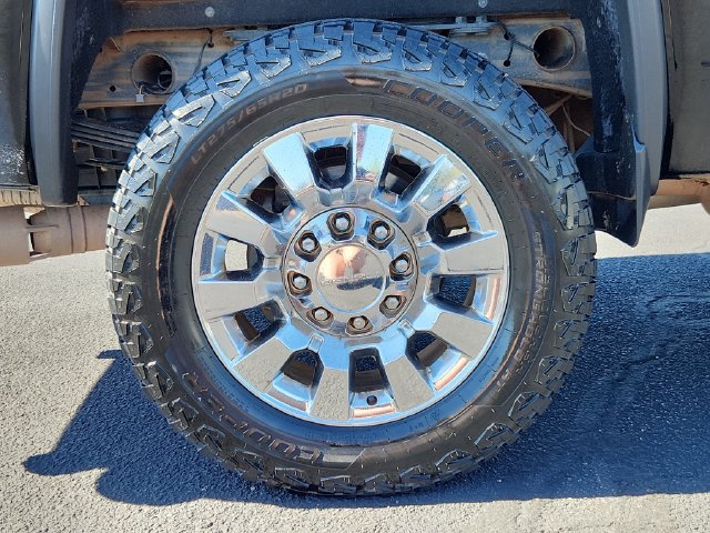 Used 2018 GMC Sierra 2500 Denali w/ Duramax Plus Package AWD/4WD image 23