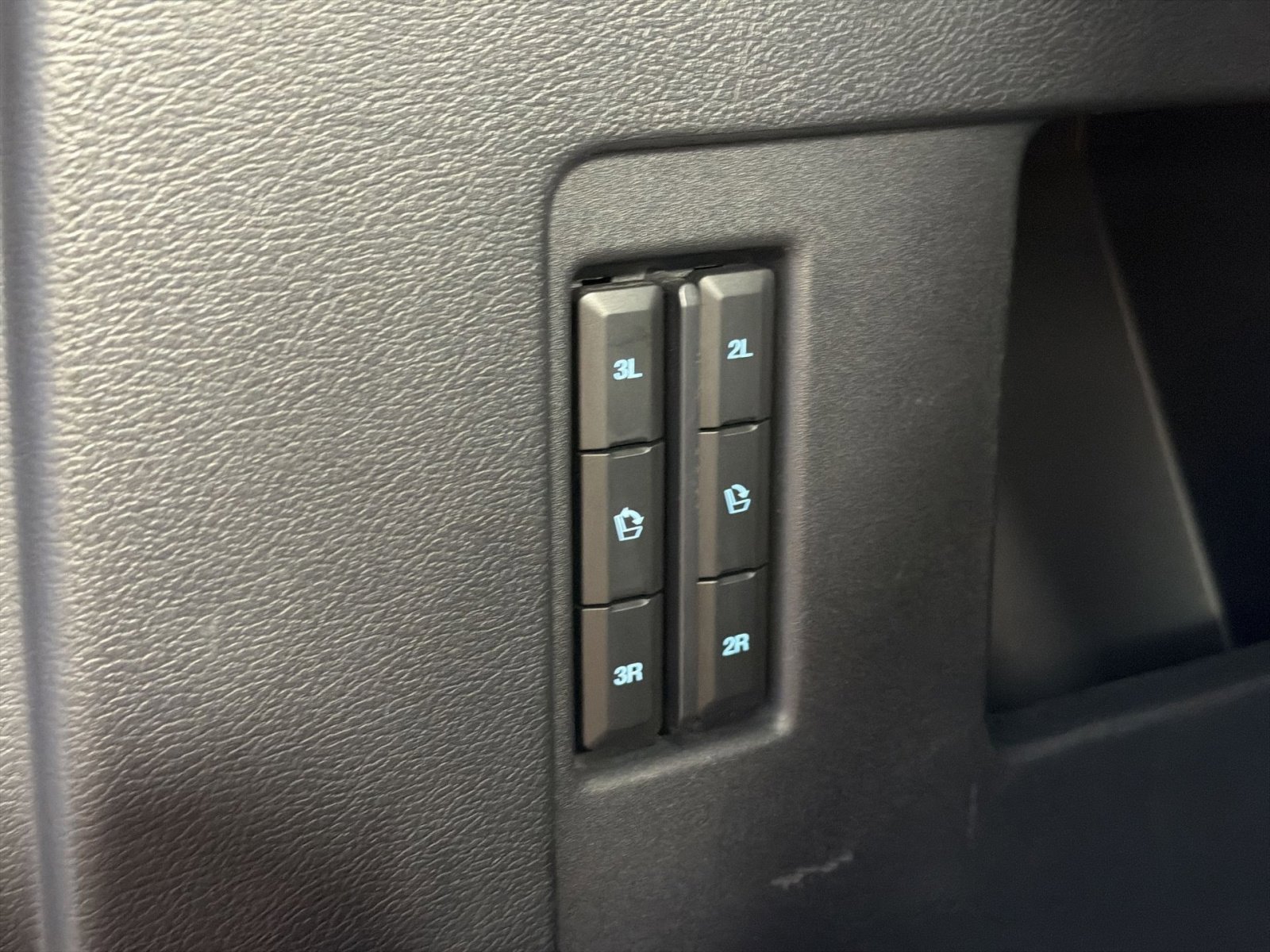 Used 2022 Ford Expedition Max Limited image 36