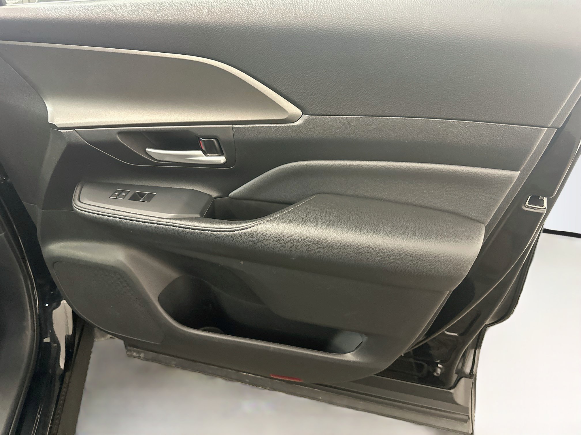 Used 2025 Toyota Grand Highlander AWD image 35