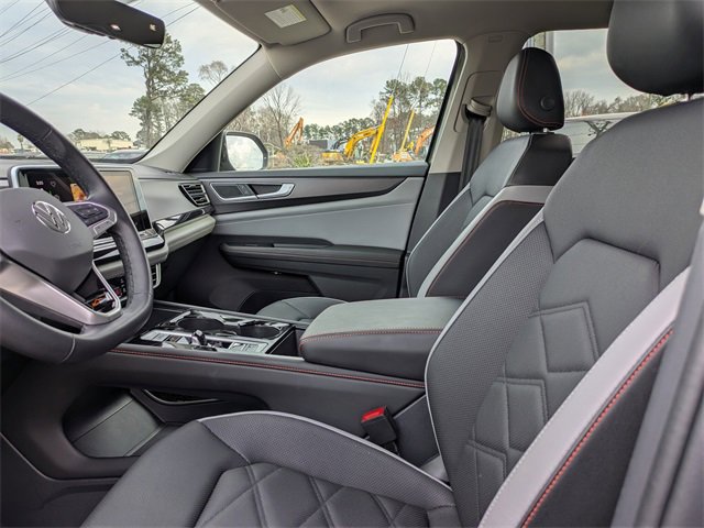 Certified 2025 Volkswagen Atlas Peak Edition SE image 23