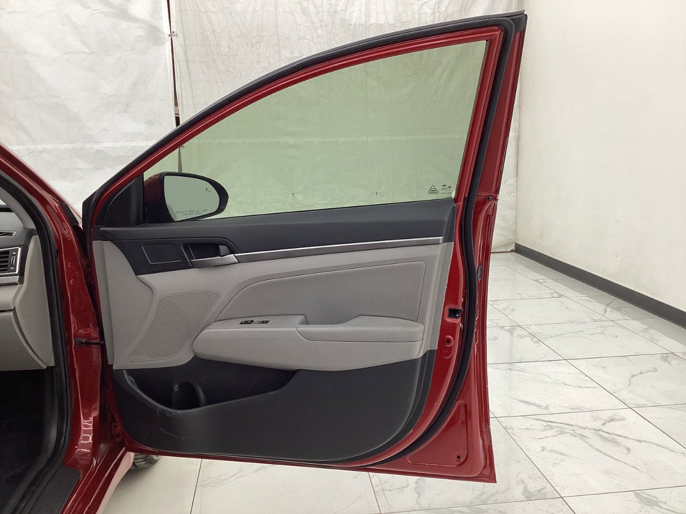 Used 2017 Hyundai Elantra Limited image 19