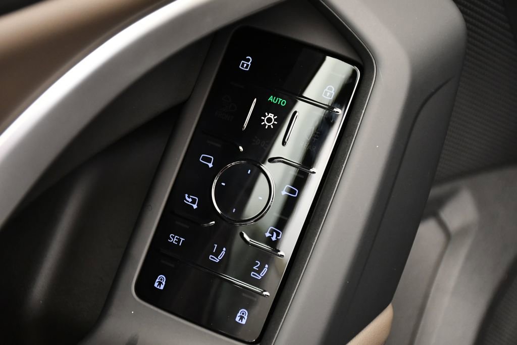 Used 2025 Audi Q5 Premium w/ Convenience Package image 32