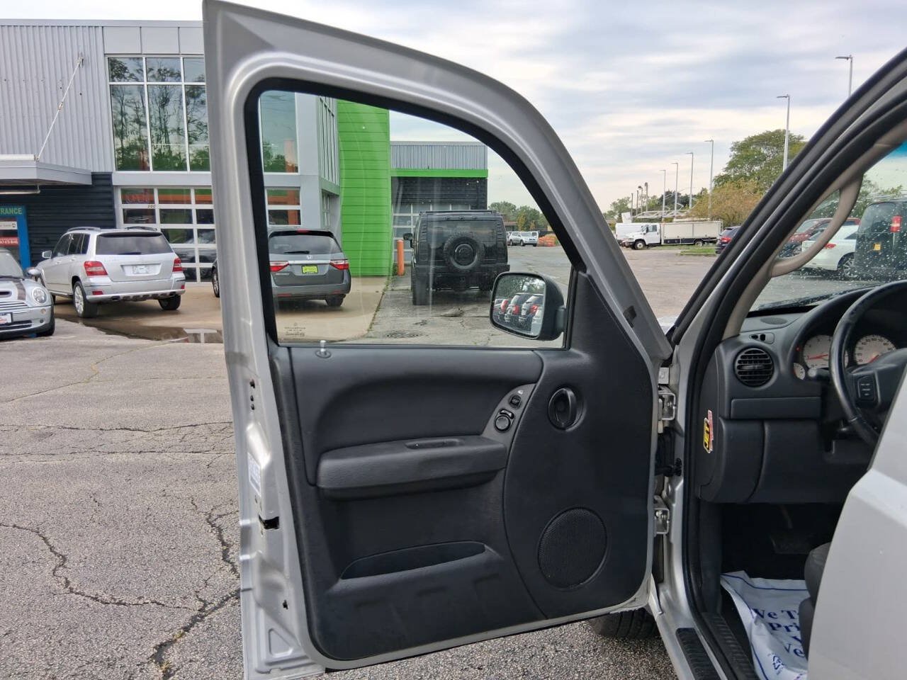 Used 2004 Jeep Liberty Sport w/ PWR Convenience Group RWD image 12
