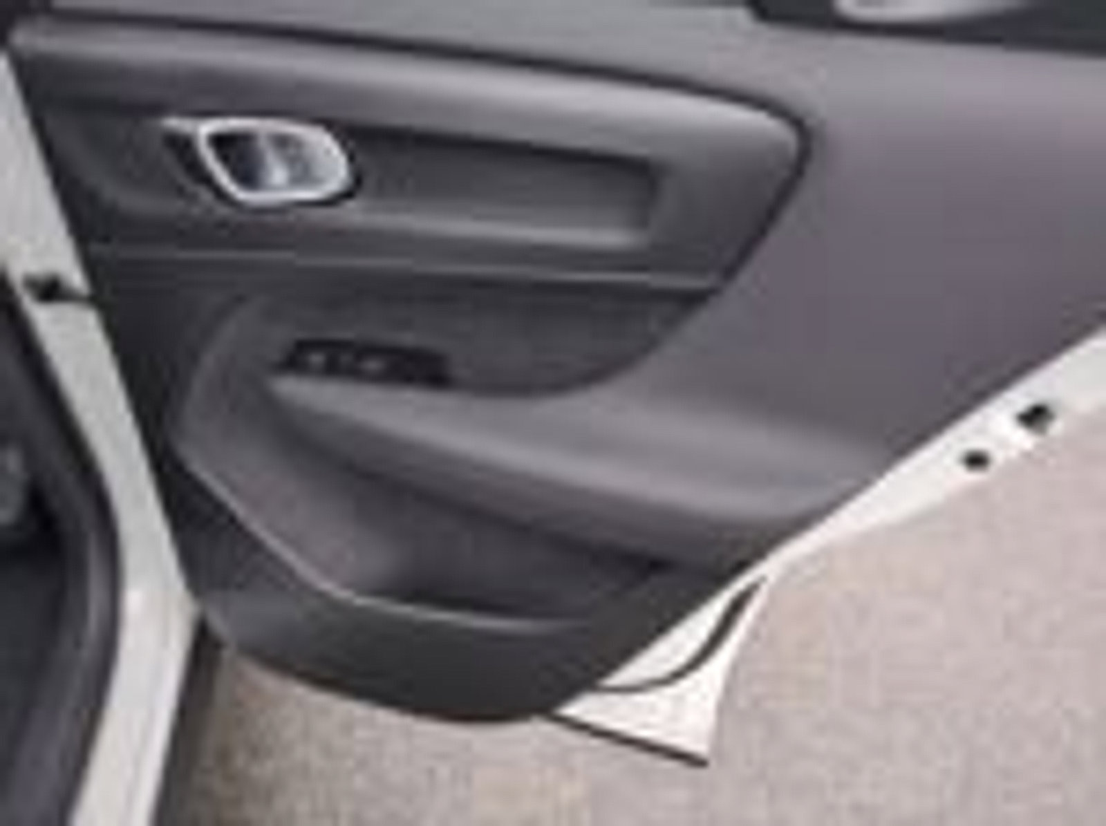 Used 2021 Volvo XC40 T5 R-Design image 21