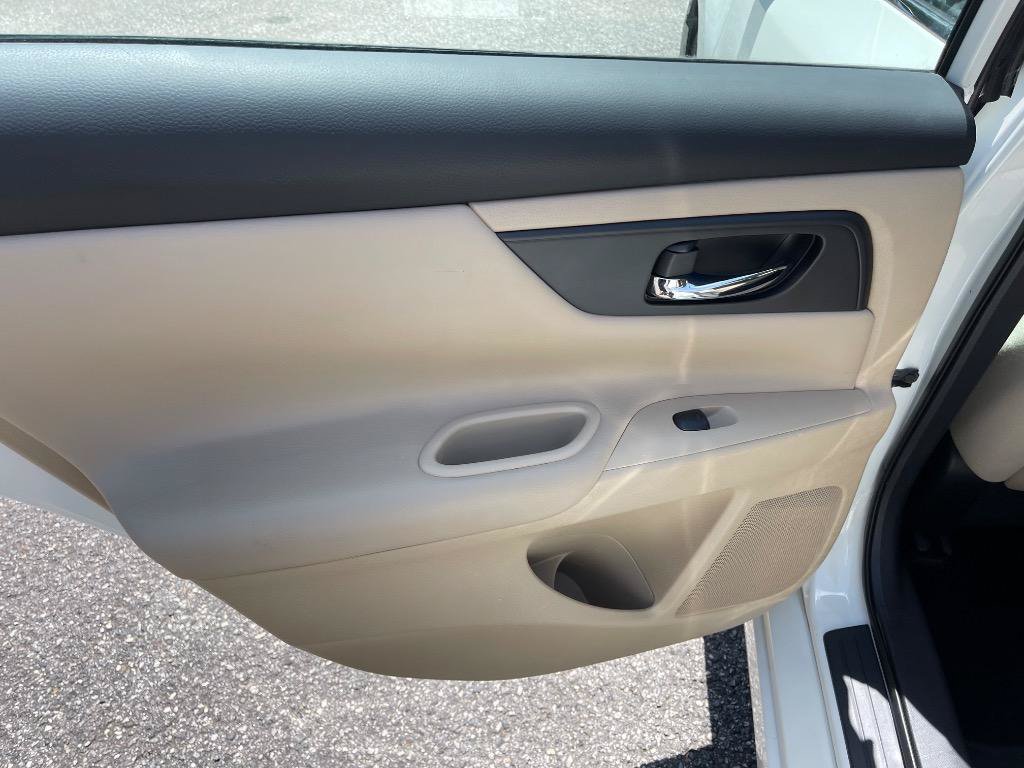 Used 2016 Nissan Altima 2.5 S w/ Power Driver Seat Package FWD image 26